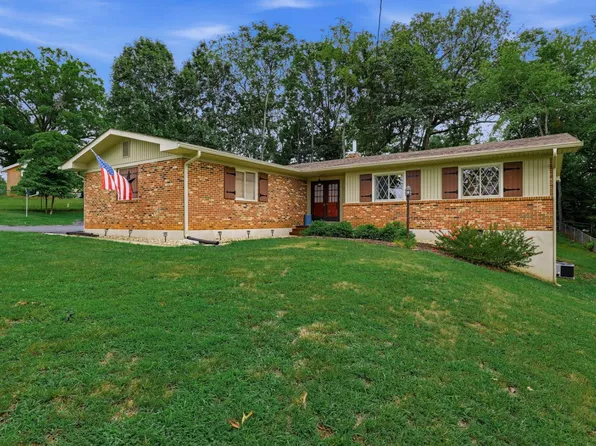 1605 Whitfield Dr, Bedford, VA 24523