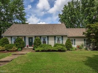 117 Chelmsford Dr, Aurora, OH