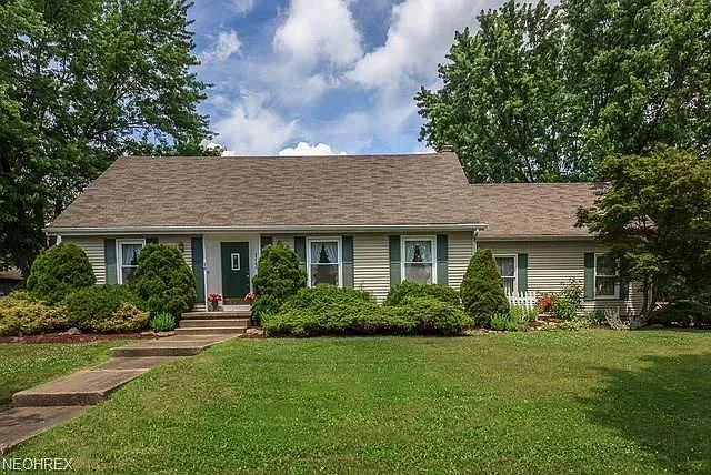 117 Chelmsford Dr photo 1