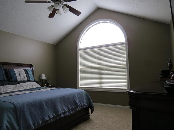 3rd image of 105 Dayhill Ct