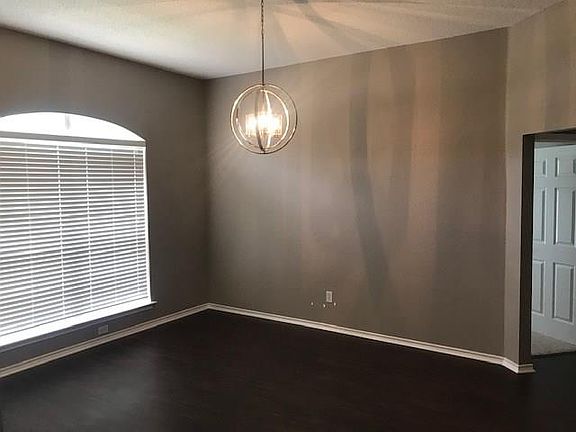 2nd image of 1004 Fern Dr