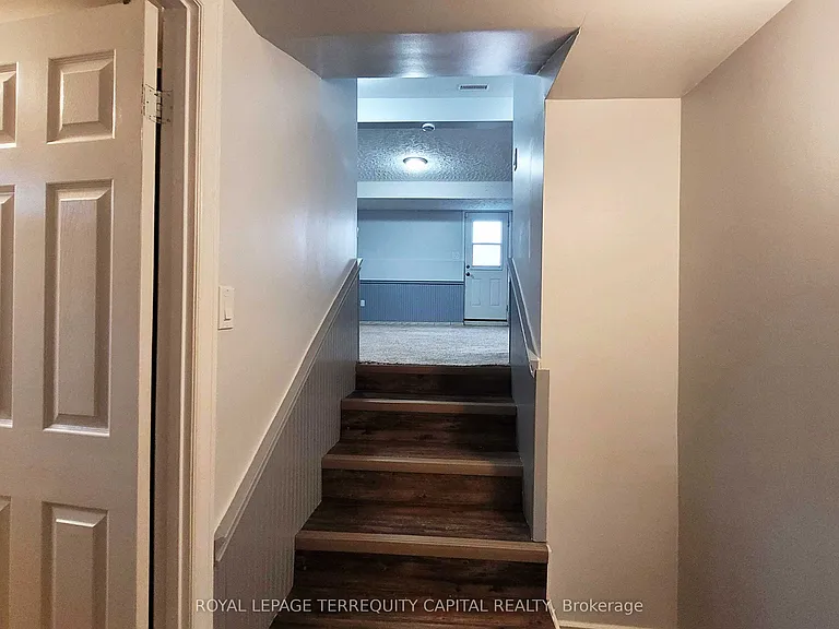 16 Mayfair Ct — Photo 23