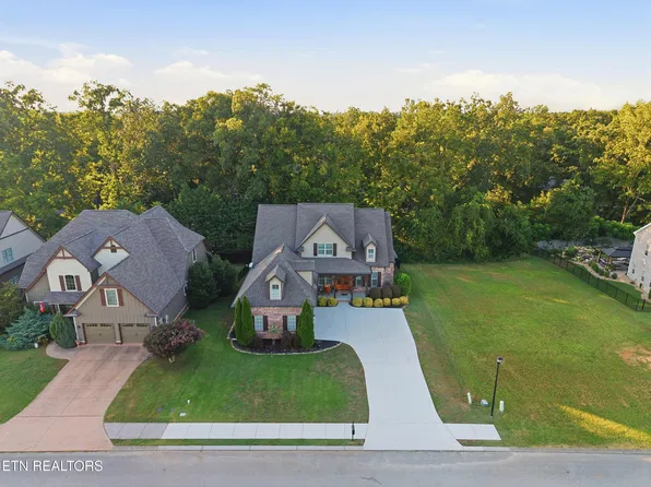631 Karch Dr, Maryville, TN 37803