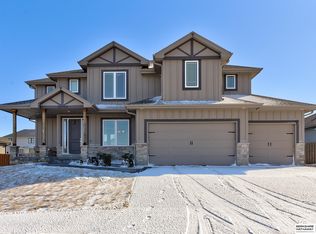 18407 Lake St, Elkhorn, NE 68022