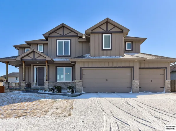 18407 Lake St, Elkhorn, NE 68022