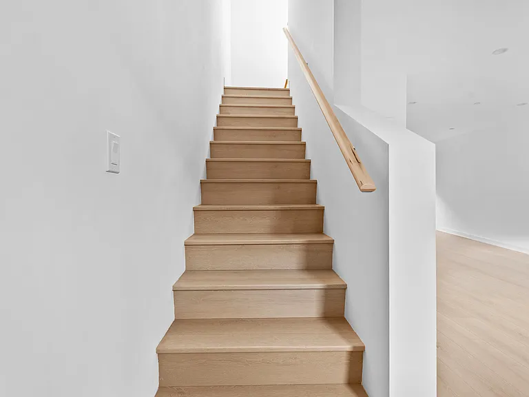 360 Burchett St #6 — Photo 7