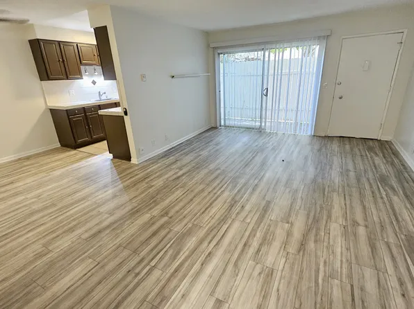 2130 N Beachwood Dr #4, Los Angeles, CA 90068