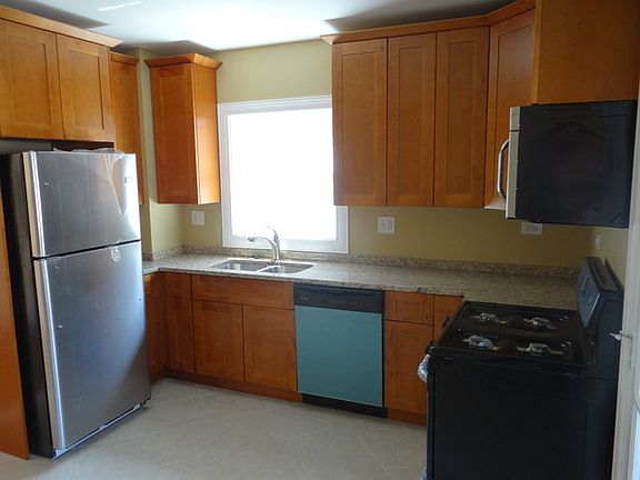 2nd image of 152 22nd Ave