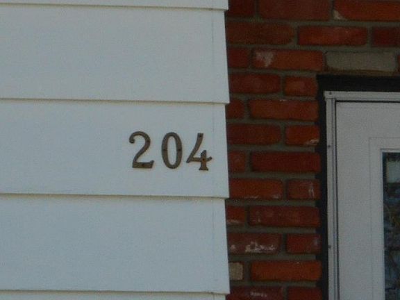 4th image of 204 Painter Ct