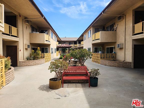 4th image of 540 Evergreen St APT 17