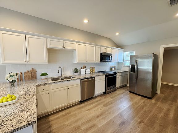 5th image of 4614 W Lake Highlands Dr