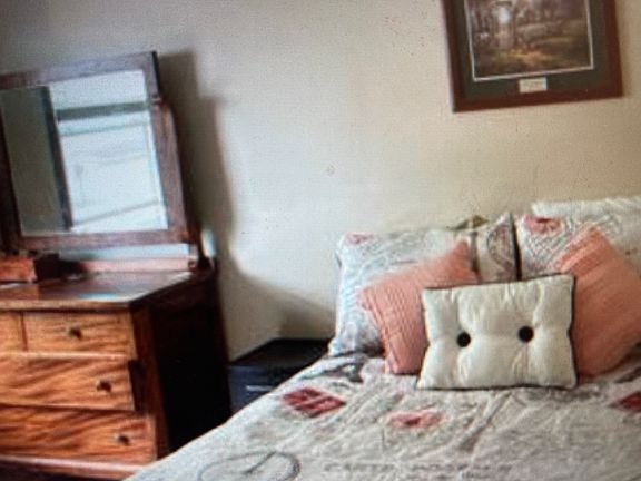 2nd image of 572 Royal Crest Dr