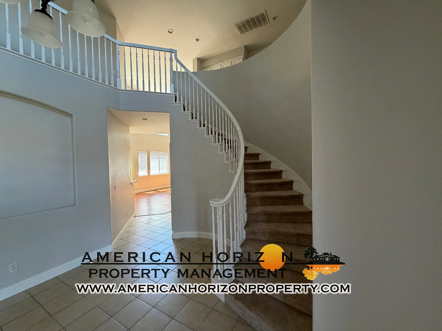 5 bed, 3504 sqft, $3,645 — Photo 4