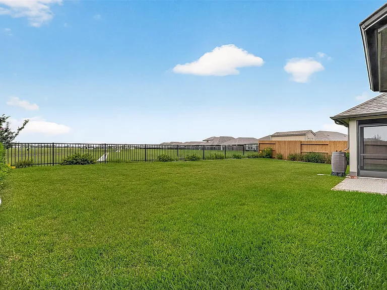 3219 Garner Ln — Photo 21