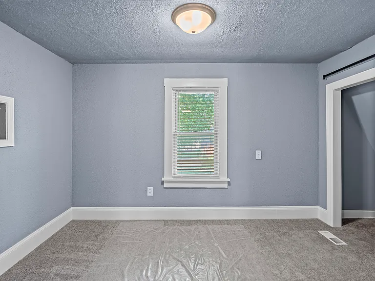 1132 Waite St — Photo 12
