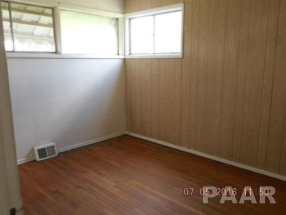 5th image of 2715 N Golf Dr