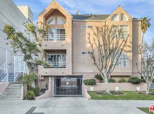 11205 Peach Grove St, North Hollywood, CA 91601