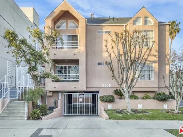 11205 Peach Grove St, North Hollywood, CA 91601