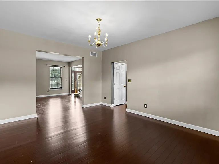 49 Equestrian Dr — Photo 16
