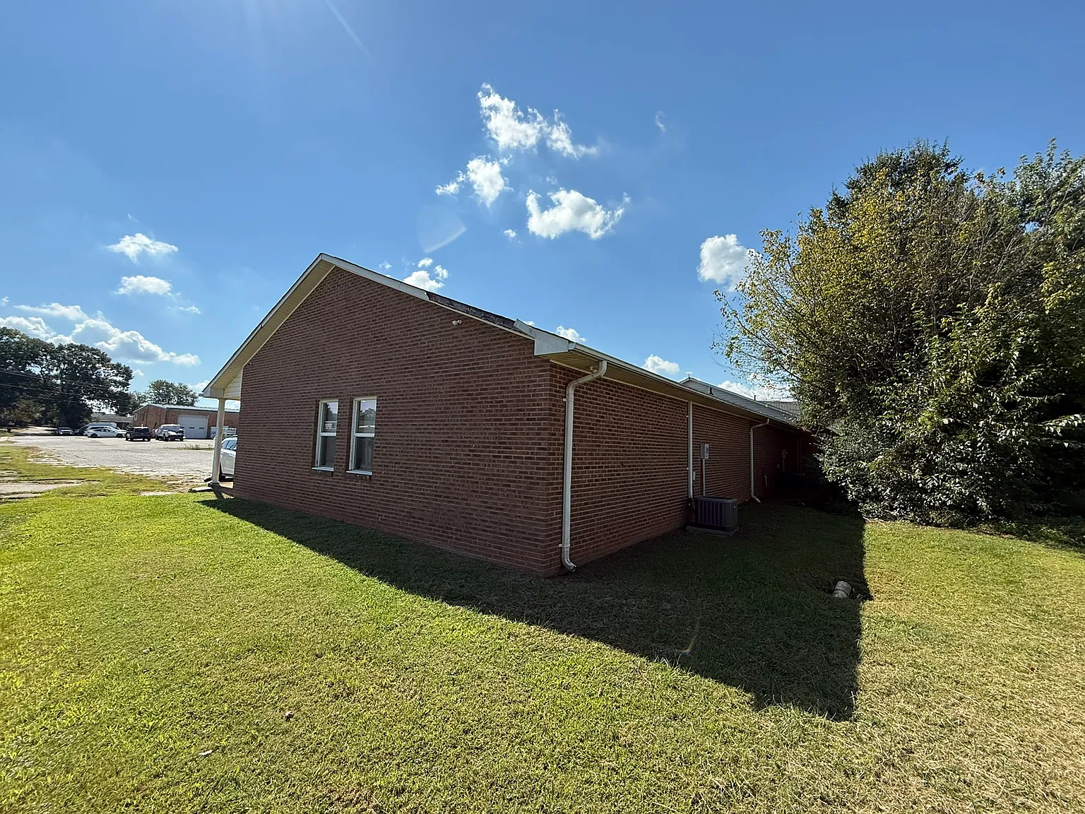 1 bed, 3000 sqft, $3,000 — Photo 4