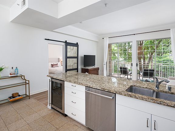 4th image of 3225 Turtle Creek Blvd APT 234