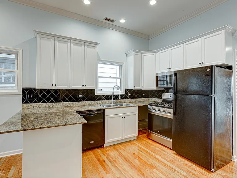 3705 W Palmer St #1 — Photo 8