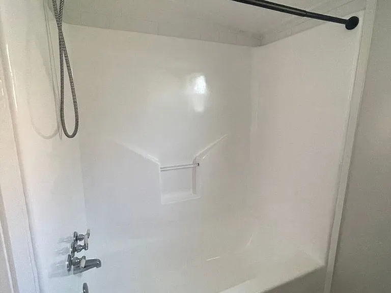 604 E Broadway St — Photo 7