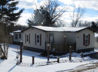 29 Saratoga Dr, Halfmoon, NY 12065