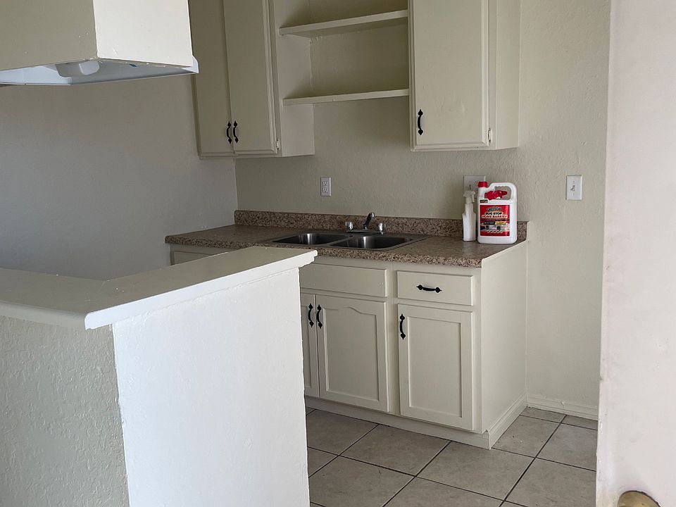 1st image of 1232 N Sierra Way #10
