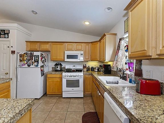 3rd image of 13488 Hermano Way