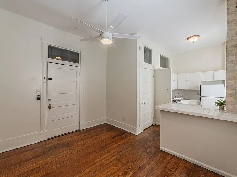 111 Adams St — Photo 7