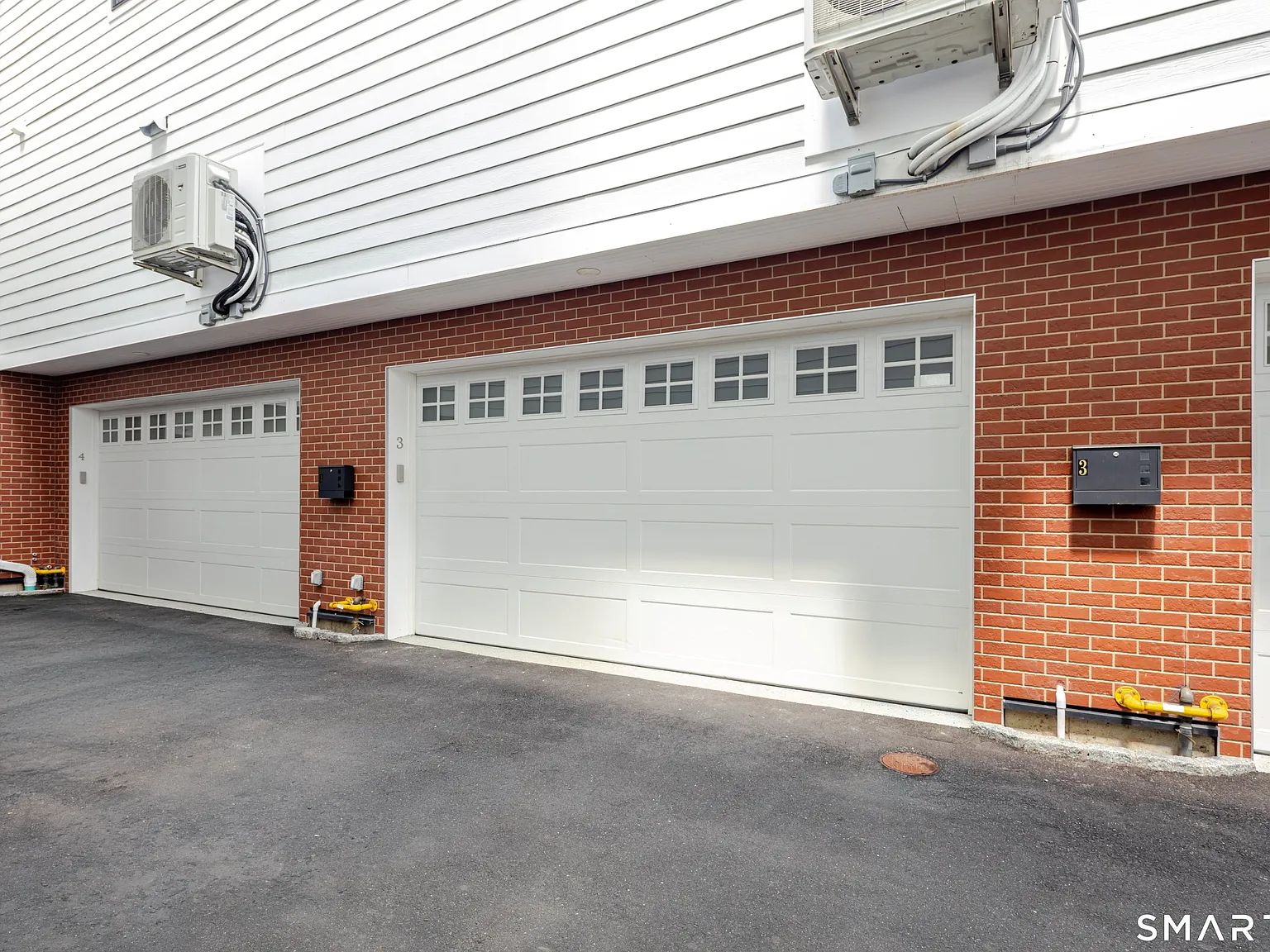 3 bed, 2.5 bath, 16812 sqft, $4,950 — Photo 3