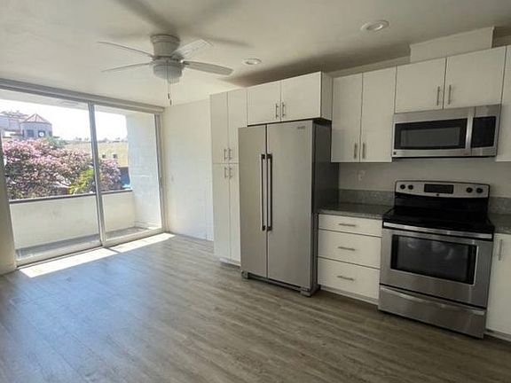 2nd image of 222 5th St Unit B