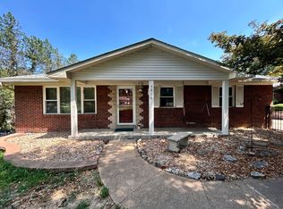 5916 Wells Rd, Saint Louis, MO 63128