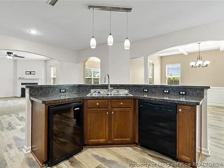 645 Highgrove Dr — Photo 5