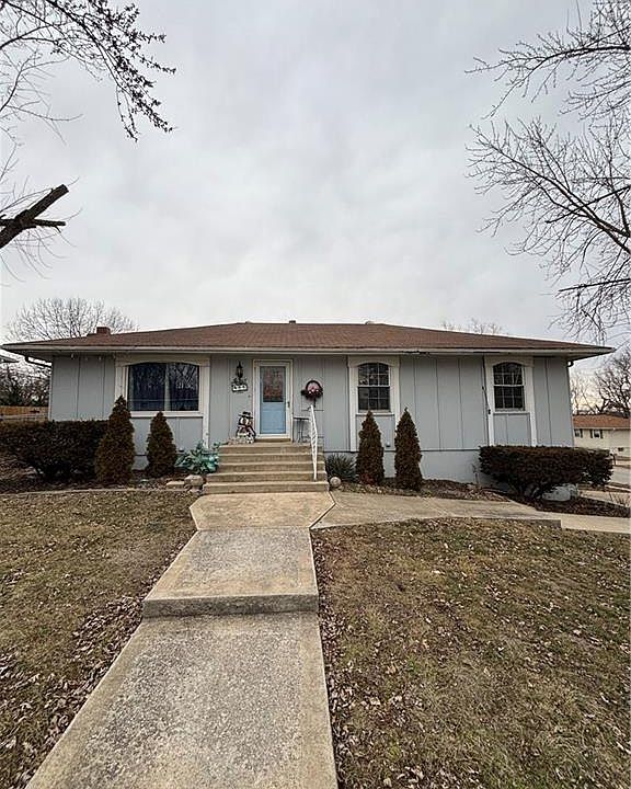 1st image of 921 NE Sala Ln