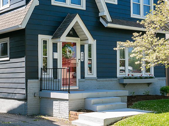 4th image of 908 Hess Ln