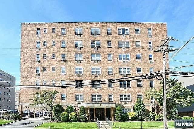 1st image of 25 Jefferson St APT 6D