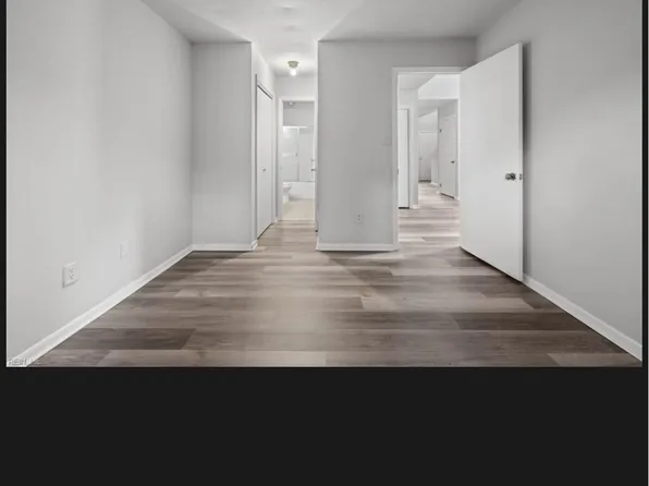 1122 N Green Dr, Newport News, VA 23602