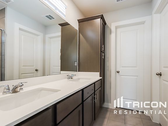 2nd image of 9835 Willow Creek Commerce Dr #525