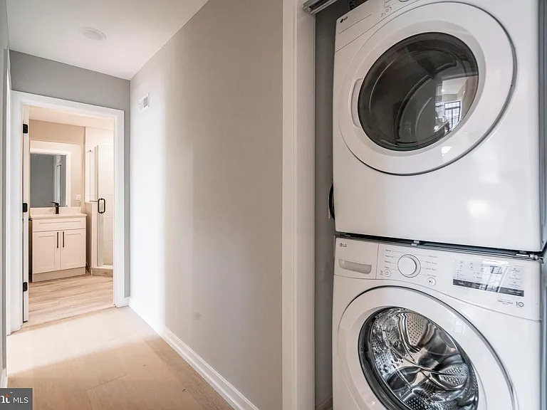 719 Dickinson St #2G — Photo 8