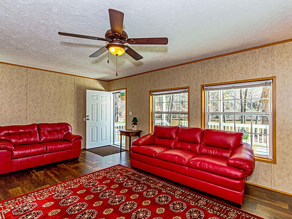 5th image of 383 Fairway Dr