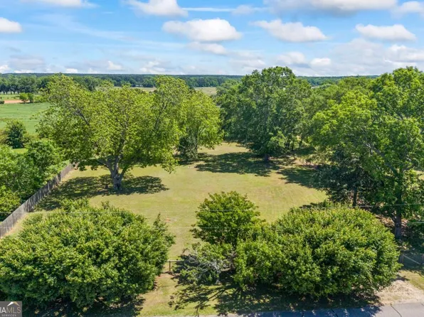 1060 Railroad St, Bishop, GA 30621