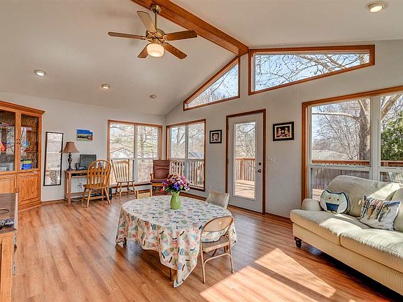 3rd image of 1601 S Celia Ln