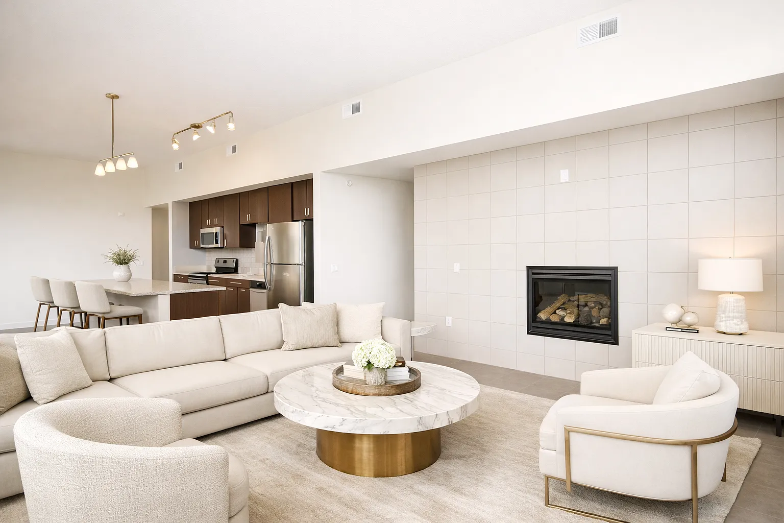 2 bed, $2,000 — Photo 4