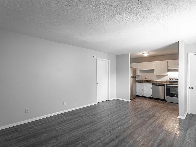 113 Goodson Ave — Photo 4