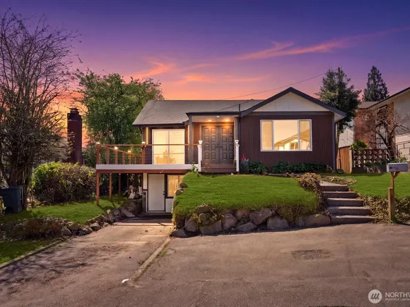 7915 S Lakeridge Drive, Seattle, WA 98178
