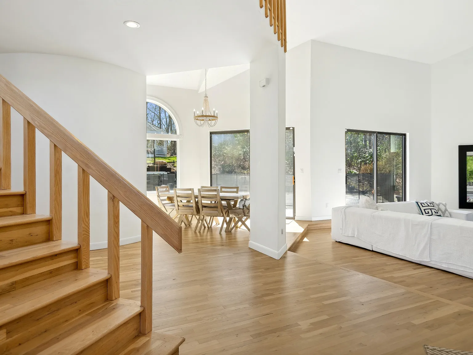 Discover Modern Luxury in Northside Hills — Photo 3