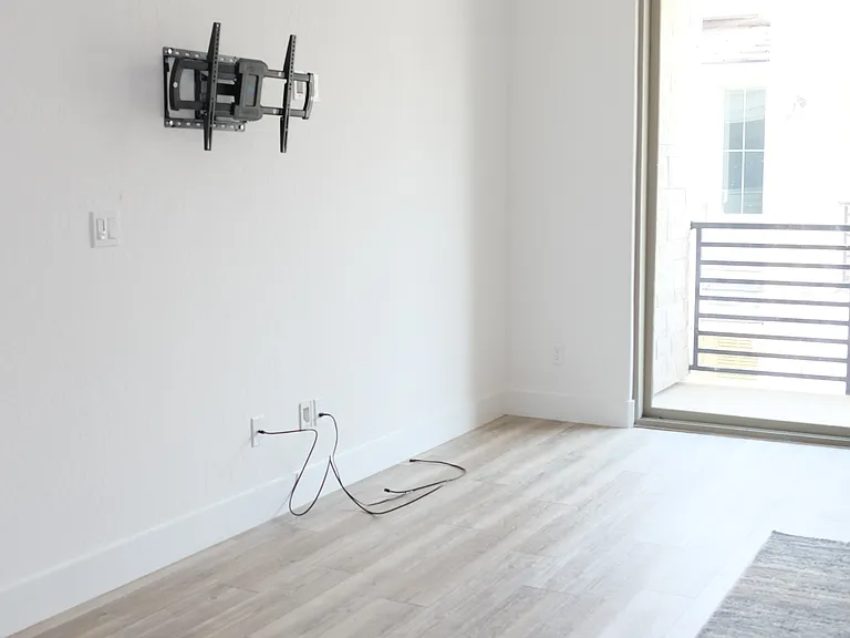 2816 E Teaberry Dr #1 — Photo 7