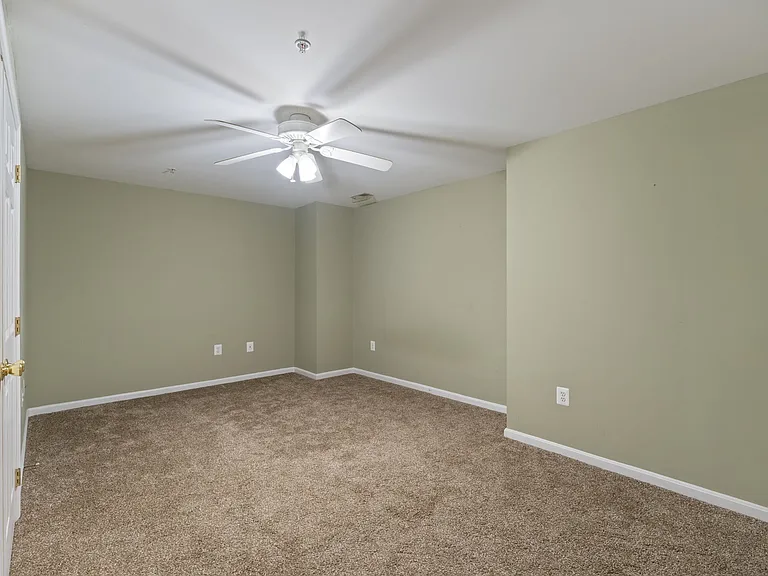 211 Westlake Blvd — Photo 16